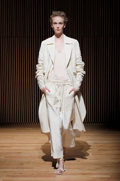 Look 12